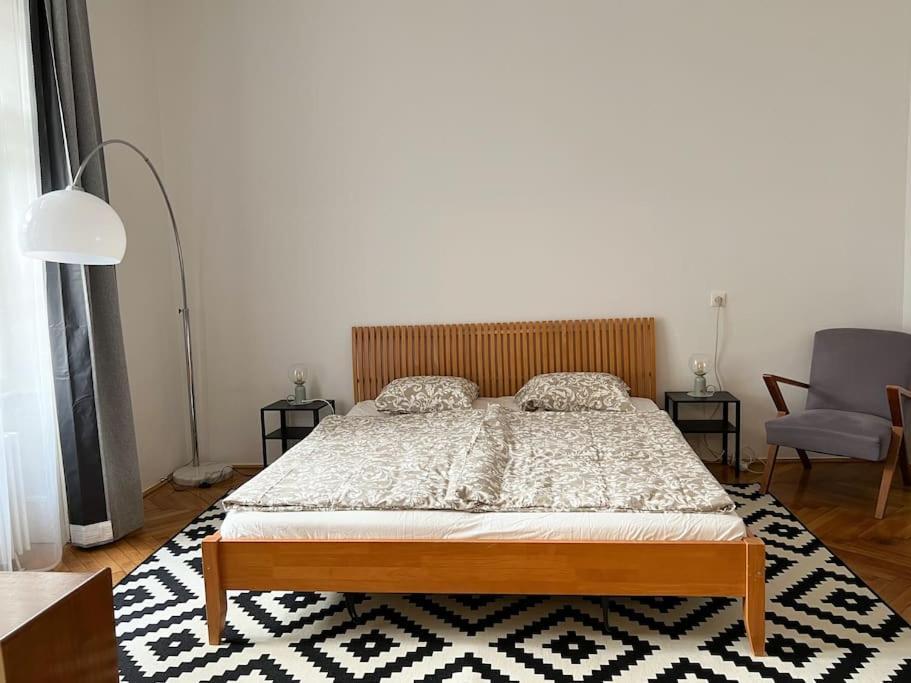Authentic Buda * Budapeste