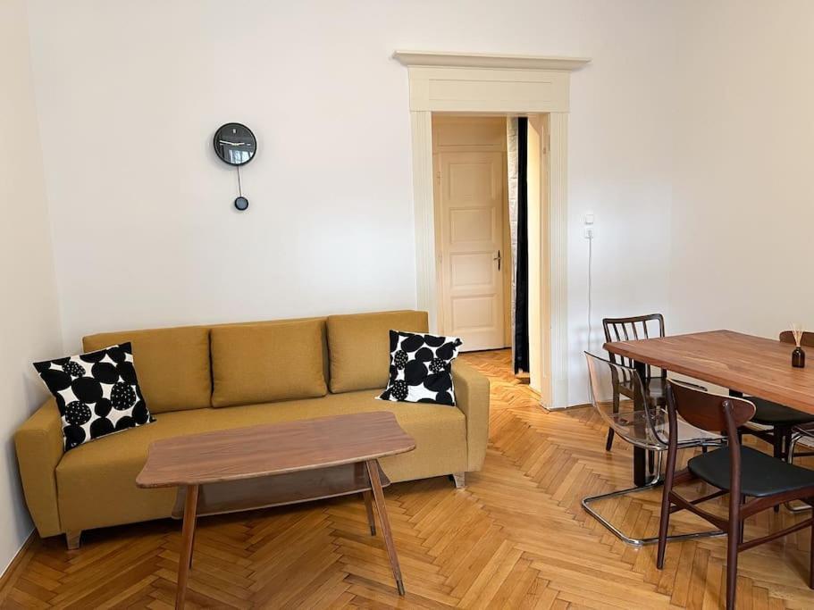 Authentic Buda Apartment *